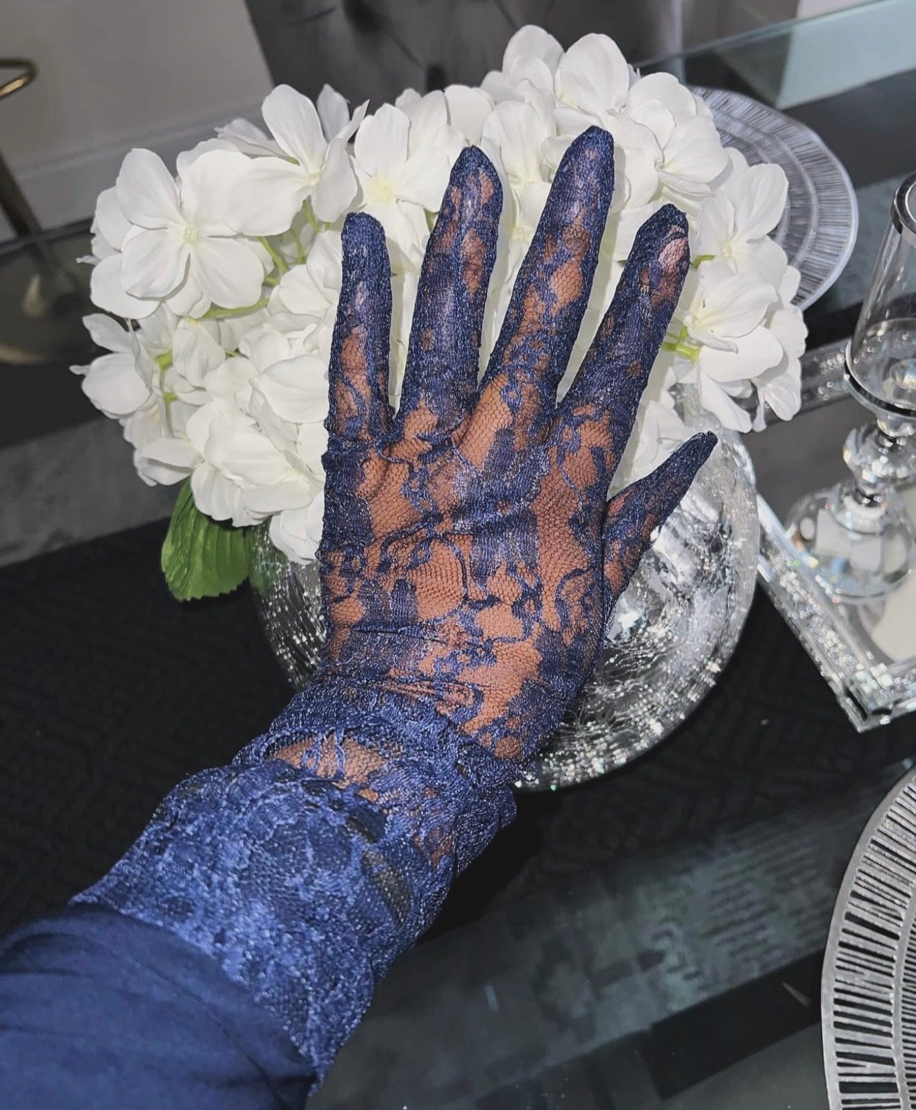 Lace gloves